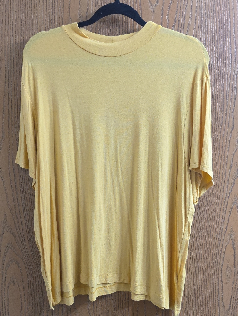 American Eagle Outfitters Soft Yellow Short Sleeve Tee